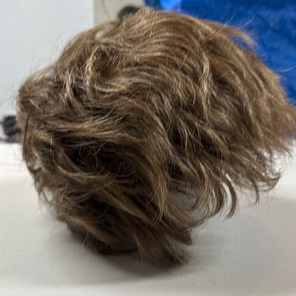 Wig - Picture 4 of 5
